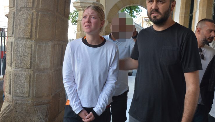 – Ercan Havalimanı’nda meydana gelen uyuşturucu madde ithal ve tasarruf suçundan tutuklanan zanlı Maja Leonie Dolezych mahkemeye çıkarıldı.