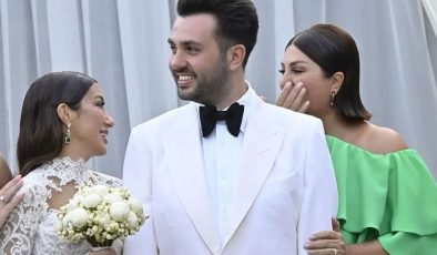 Ünlü şarkıcı Sibel Can babaanne oldu!