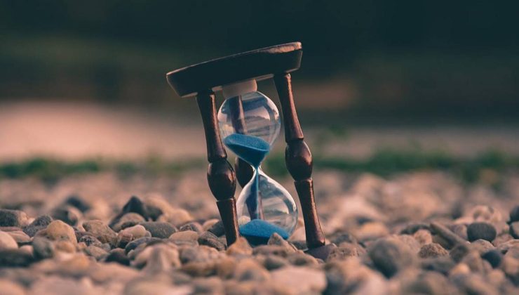 Yaşlandıkça zaman neden daha hızlı geçiyormuş gibi geliyor?