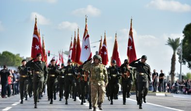 KKTC’nin 42’nci yılı törenlerle kutlanıyor