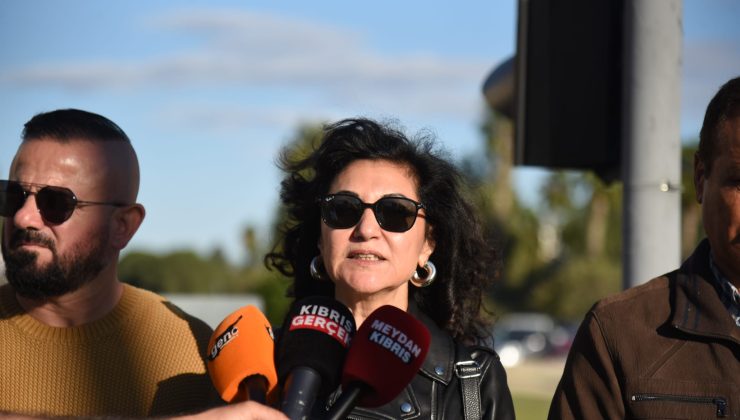 KTOEÖS, Başbakanlık ışıklarında eylem yaptı