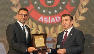 Latif Akça ASİAD tarafından Onur Ödülü’ne layık görüldü