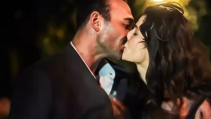 Eşref Rüya dizisine damga vuran öpüşme sahnesi: Şeftali gibi tadı var