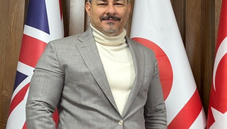 Yusuf Kısa: Başbakan niye kurultaya gitsin?
