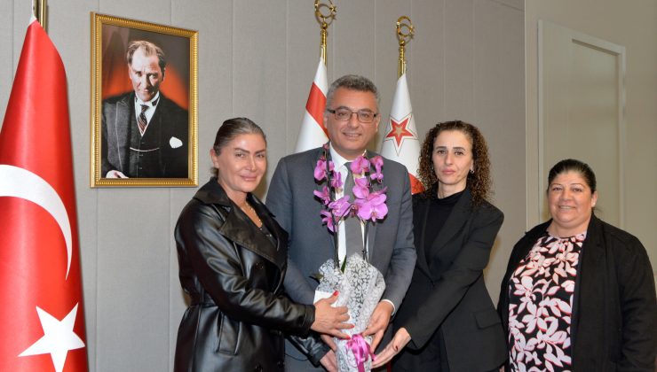 Erhürman, Muhtarlar Birliği heyetiyle görüştü