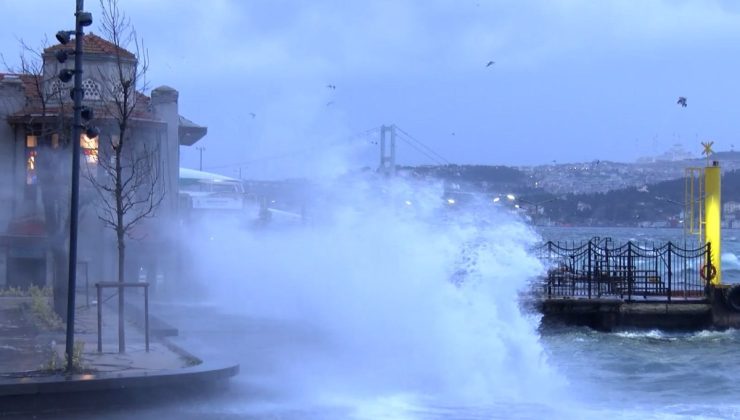 İstanbul’da şiddetli fırtına! Tüm vapur seferleri iptal edildi