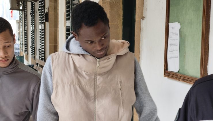 Ercan Havalimanı Mescidinde kaçak olarak yaşadığı tespit edilen zanlı Amdjade Nouhoun Toure tutuklanarak mahkeme huzuruna çıkarıldı.