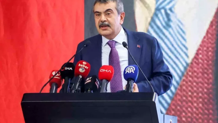 Bakan Tekin: “İstanbul’da asrın hırsızlığı var. Bunu saklamak için karnelerden Atatürk’ün fotoğrafının kaldırdığı yalanına sarılıyorlar”