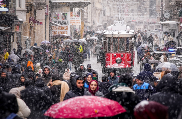 Türkiye’nin yarısında okullar tatil! Gözler İstanbul’dan gelecek kararda