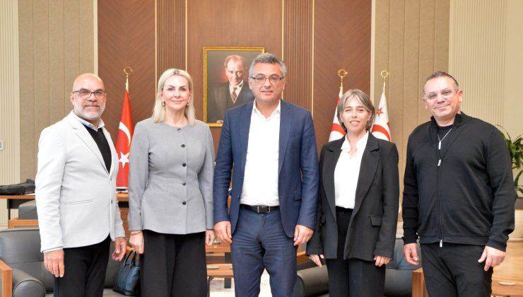 Erhürman, Kıbrıs Polifonik Korolar Derneği yetkililerini kabul etti