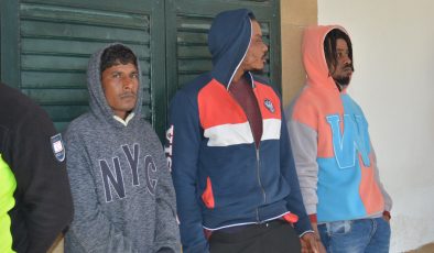 KKTC’de ikamet izinsiz ikamet etmek suçundan tutuklanan MD Arızul Islam, Patrick Nwobodo Ifechukwu ve Kamgang Asil mahkemeye çıkarıldı.