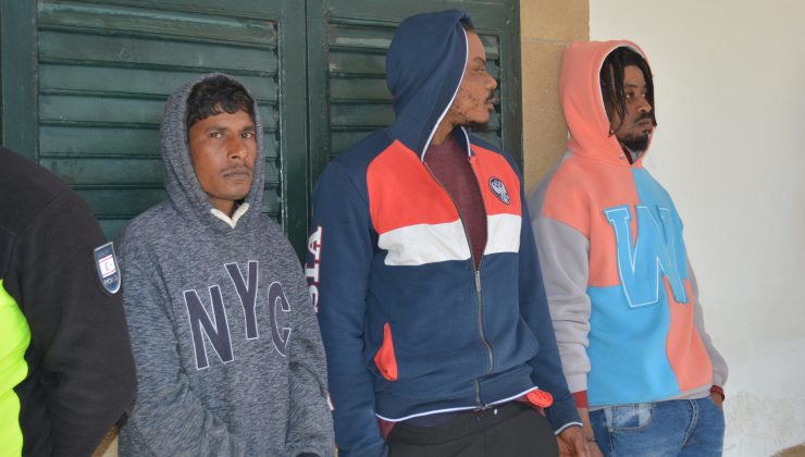 KKTC’de ikamet izinsiz ikamet etmek suçundan tutuklanan MD Arızul Islam, Patrick Nwobodo Ifechukwu ve Kamgang Asil mahkemeye çıkarıldı.