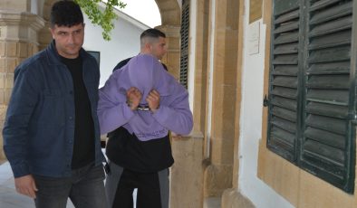 Trafik kurallarını ihlal ettiği gerekçesiyle durdurulan, yapılan uyuşturucu testi pozitif çıkan Barış Hüseyin Polattemir mahkemeye çıkarıldı.