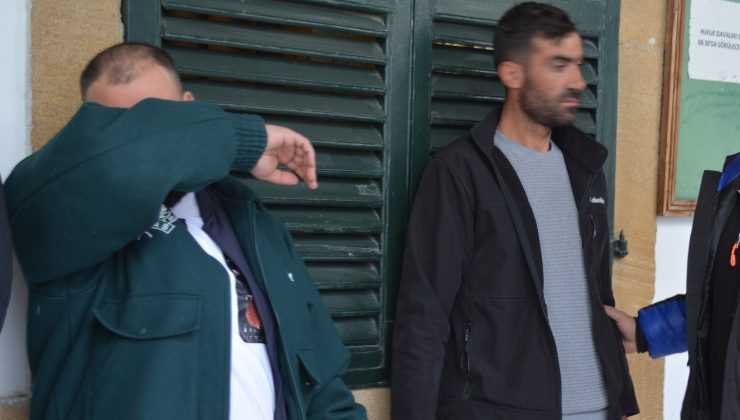 Ercan Havalimanı’nda meydana gelen “uyuşturucu madde ithal ve tasarruf” suçlarından tutuklanan İbrahim Can Karaoğlu ile Metin Canpolat mahkemeye çıkarıldı. 