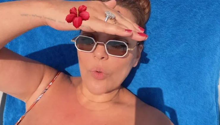 Dubai’de tatil yapan Demet Akalın’ın dev tektaşı gündem oldu
