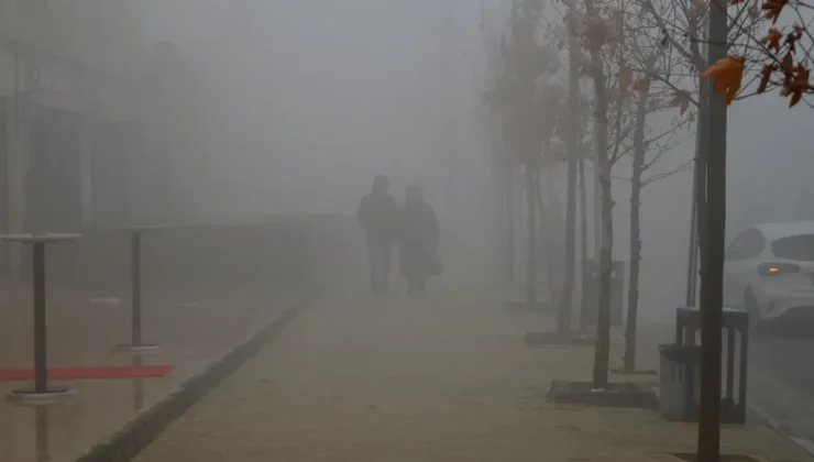 Öğlen saatinde hava bir anda karardı, kimse birbirini göremedi
