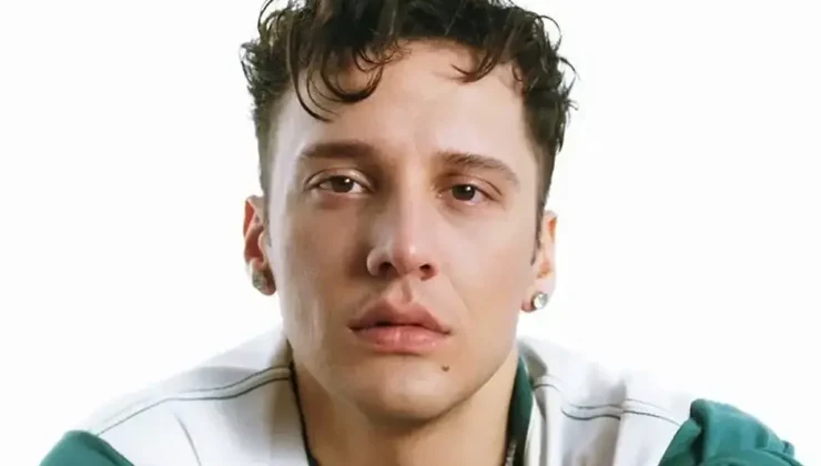 Şarkıcı Edis hakkında yakalama kararı çıkarıldı