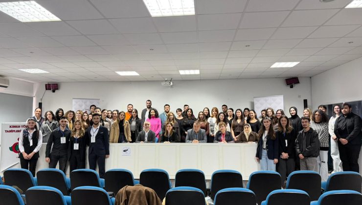 “Geleceğin Hekimlerinin Gelecek Planlamasında Yol Haritası” konulu seminer düzenlendi