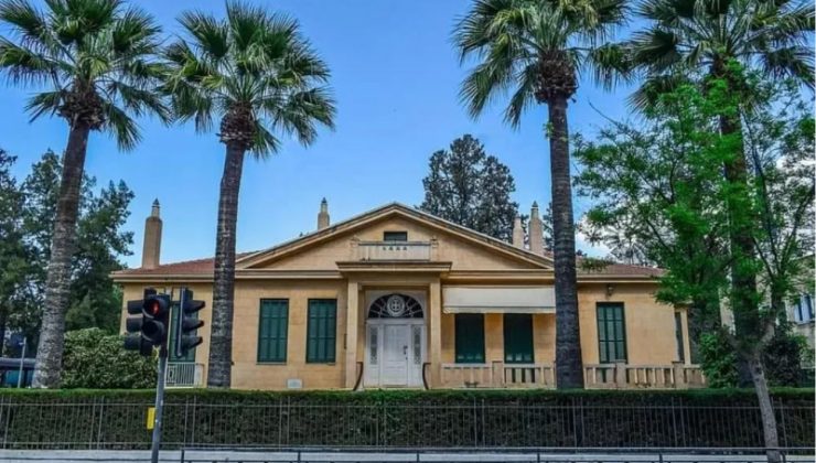 Feneromeni Kilisesi’ne ait Yunanistan Büyükelçiliği’nin kullanımınaki bir bina Yunanistan’a bağışlanıyor