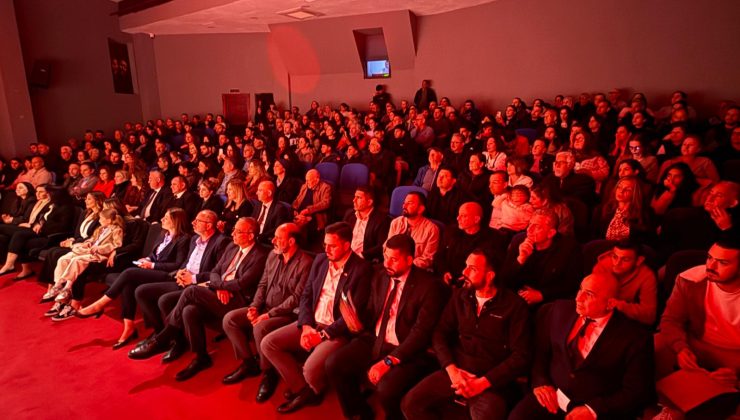 Esentepe Kültür Sarayı Dünya Tiyatro Günü’nde yeniden kapılarını açtı