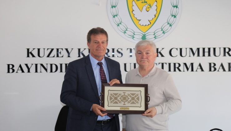 Bayındırlık ve Ulaştırma Bakanı Arıklı, Balıkesir Türk Ocakları heyetini kabul etti