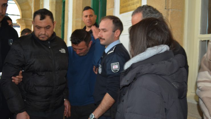 Gönyeli’de meydana gelen “kanunsuz uyuşturucu madde ithal, tasarruf ve alma verme” suçlarından tutuklanan Ahmet Uğur Gülsevener ve Sezer Aydağ mahkemeye çıkarıldı.