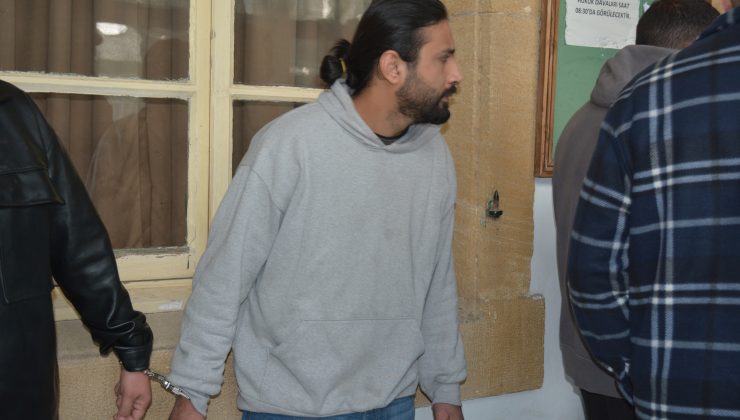 Lefkoşa’da meydana gelen uyuşturucu alma, verme ve tasarrufu suçlarından tutuklanan Pakistan uyruklu Akram Mir yeniden mahkemeye çıkarıldı.
