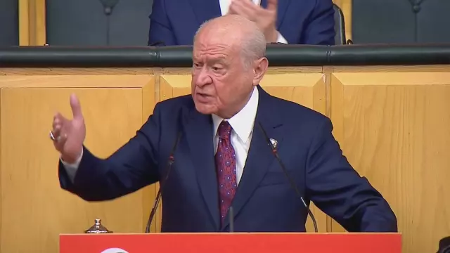 Bahçeli’den parti grubunu ayağa kaldıran sözler: Asıl rejim değişikliği o ülkede olmalıdır