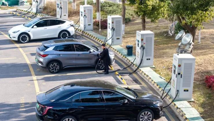 Çin’de Elektrikli Araç Şarj Noktaları Hızla Artıyor