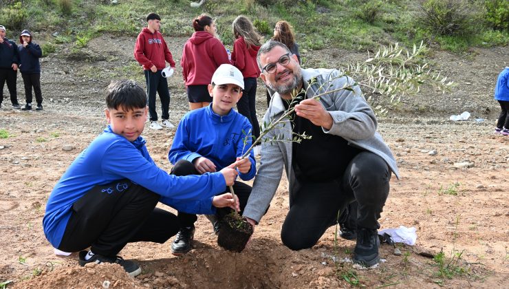 Güzelyurt’ta “Yeniden Yeşil Kıbrıs” projesi kapsamında 120 zeytin fidanı dikildi