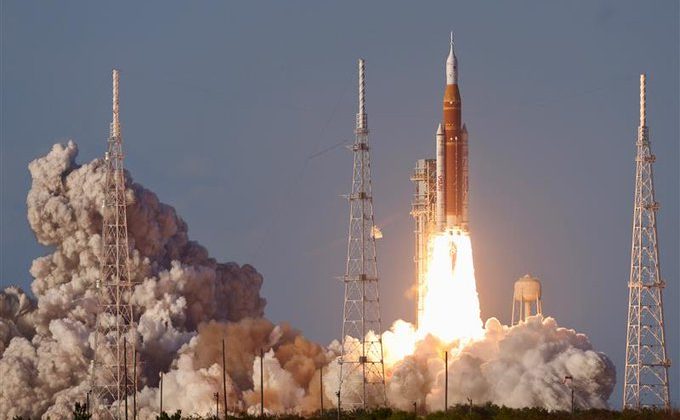 NASA Artemis II görevi kapsamında Orion uzay aracını Ay’a fırlattı