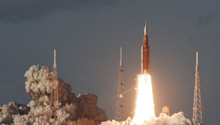 Artemis II mürettebatı, Ay’a yolculuğunda Dünya’dan yaklaşık 406 bin 700 kilometre uzaklaştı