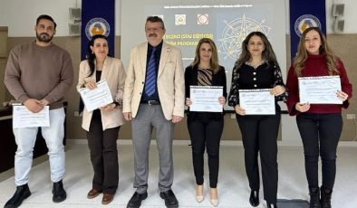 DAÜ Eczacılık Fakültesi, “Rehber Eczacı” eğitim semineri düzenledi