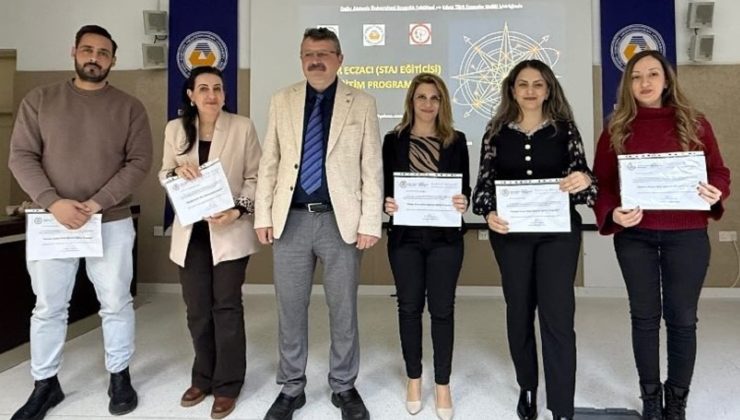 DAÜ Eczacılık Fakültesi, “Rehber Eczacı” eğitim semineri düzenledi