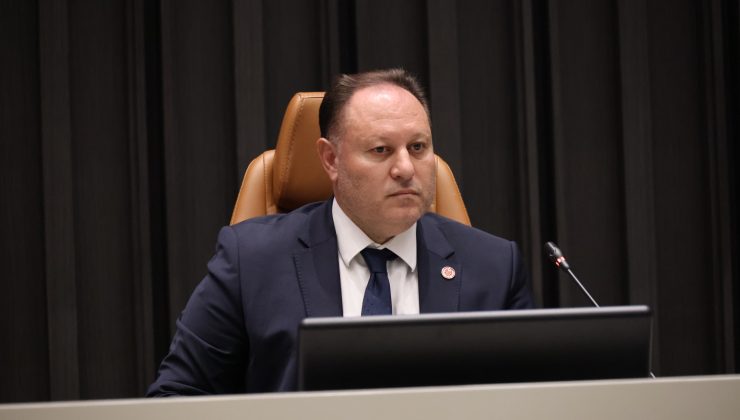 Öztürkler: “Cindoruk, Türk hukuk sistemine ve demokrasi kültürüne katkılarıyla her daim hatırlanacak”