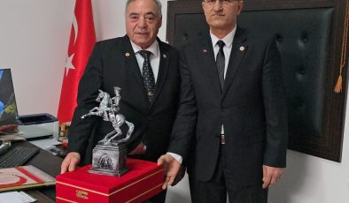 TEMAD Samsun Şube Başkanı Arat, KKTC Emekli Astsubaylar Derneği’ni ziyaret etti
