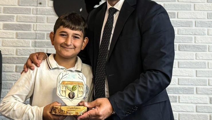 Çatalköy-Esentepe Belediye Başkanlığı koltuğu 23 Nisan dolayısıyla çocuklara devredildi