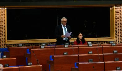 Taçoy AKPA’da konuştu: “Çözüm için adil, dengeli ve siyasi cesaret temelinde gerçek bir irade ortaya konmalı”