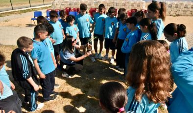 AB Bilgi Merkezi, Lefkoşa Dr. Suat Günsel İlkokulu’nda ağaç dikim etkinliği düzenledi