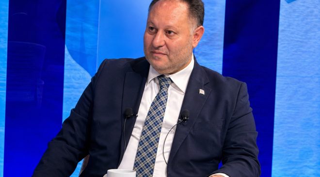 Öztürkler: “AB’nin çözüm çağrısı yaparken Türk tarafıyla görüşmekten kaçınması açık bir çelişkidir”