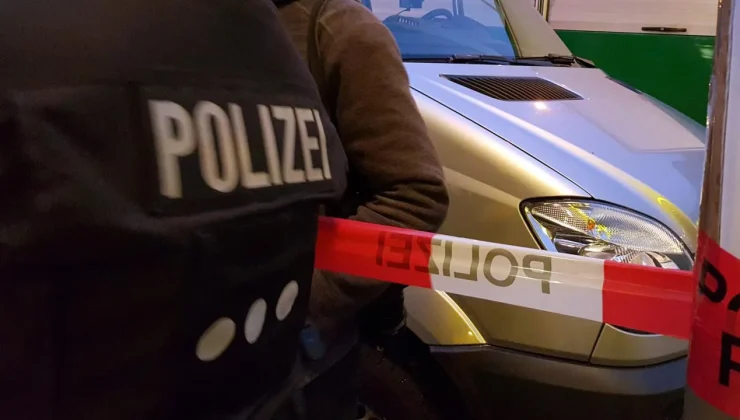 25 rehine, patlatılan kasalar! Banka soyguncuları tünel kazarak kaçtı