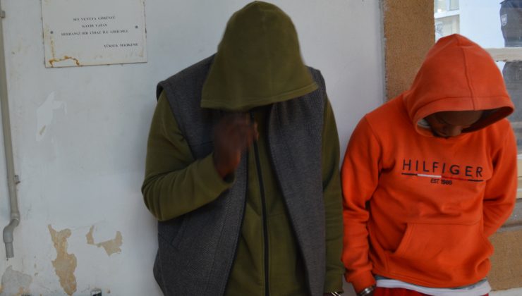 Kanunsuz Uyuşturucu Madde Alma ve Tasarruf” meselesi ile ilgili olarak tutuklanan zanlılar mahkeme huzuruna çıkarıldı.