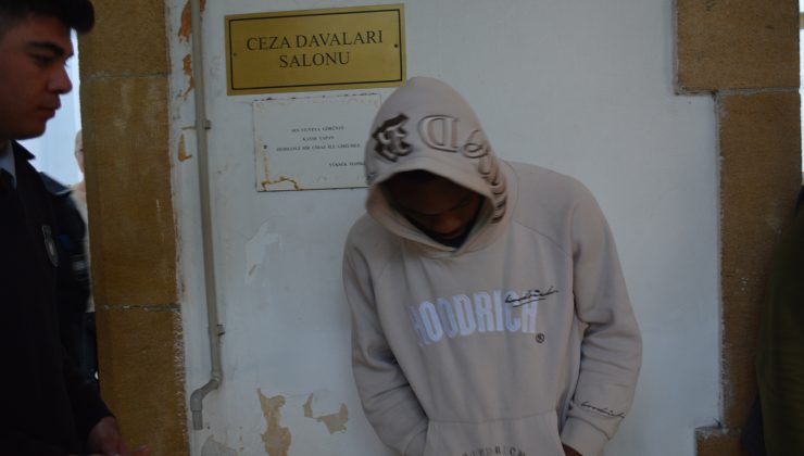 KKTC’de İzinsiz İkamet Etme suçundan” tutuklanan zanlı mahkeme huzuruna çıkarıldı.