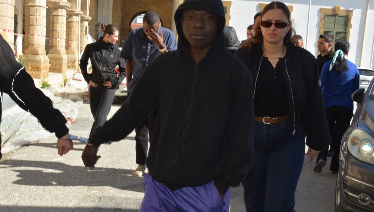 KKTC’de izinsiz ikamet etme suçundan tutuklanan Sisekelo Mhlanga Langalıbalele ve MD Sayeef Rahman yeniden mahkemeye çıkarıldı.