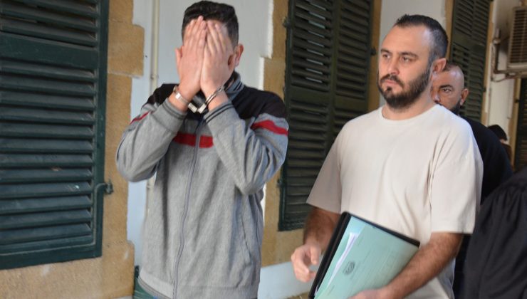 3 yıl hapse mahkûm edildi.