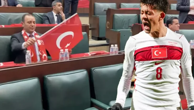 AK Parti grubunda milli takım coşkusu! Salon Türk bayraklarıyla donatıldı