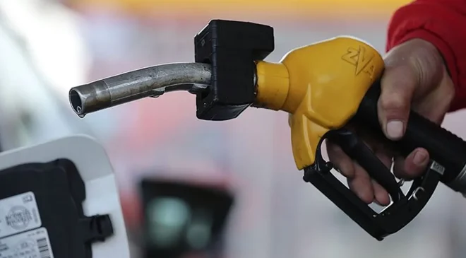 Akaryakıta indirim! Litresi 70 liranın altına indi