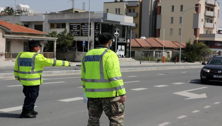 KKTC’den alınan kaçak sigara dolu araç, polis tarafından ateş edilerek durduruldu