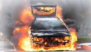 80 yaşındaki kadının aracı kundaklandı…Hedefteki kişi torunu