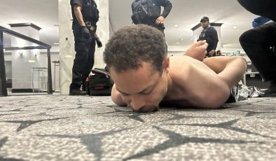 Trump’ın katıldığı Beyaz Saray Muhabirleri Derneği yemeğini hedef alındı